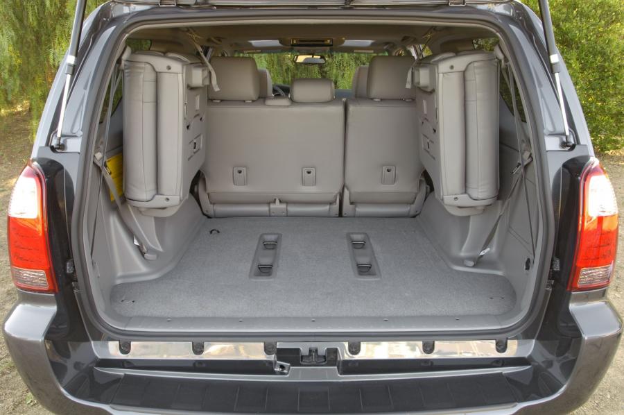  Toyota 4Runner 2006 года  (фото 18 из 50)